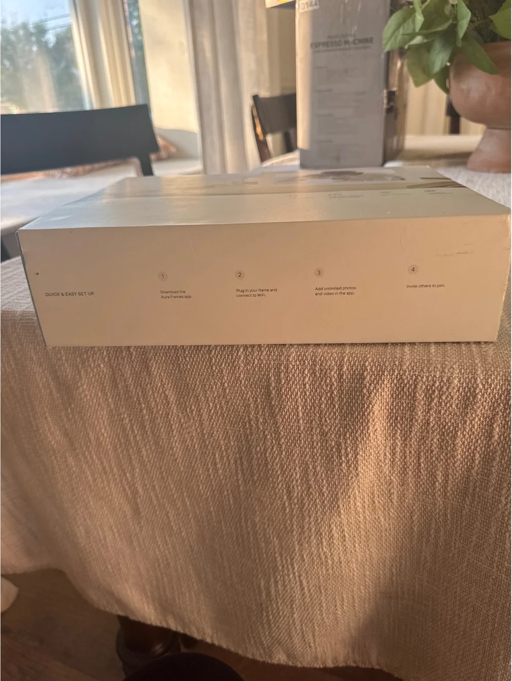 Aura Carver Digital Picture Frame 10.1